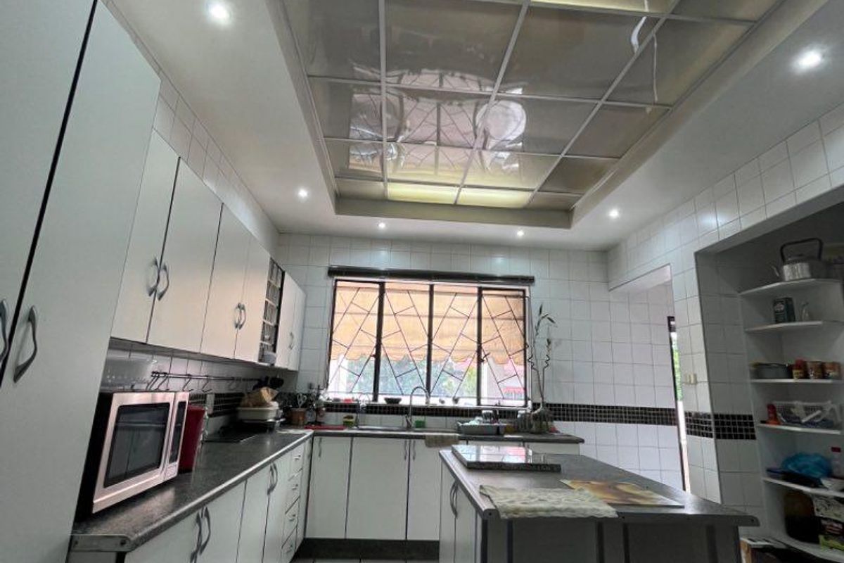 A perfectly well located property for sale. - Photo 3