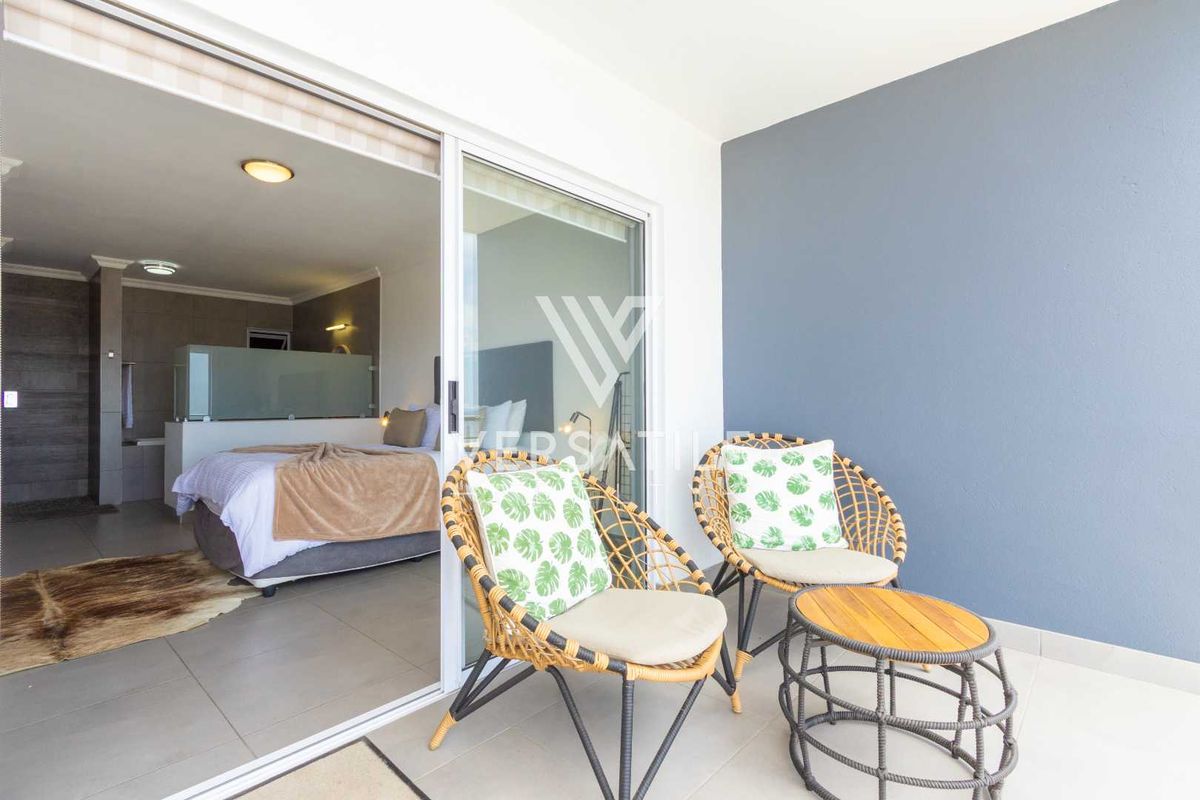 Fully Furnished Penthouse with Permanent Sea Views | To Let - Photo 3