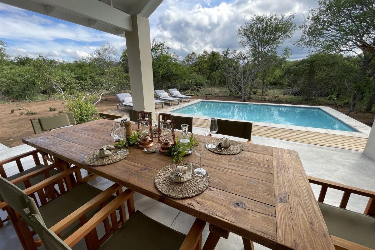 5 Bedroom home for sale in Moditlo Estate - Photo 3