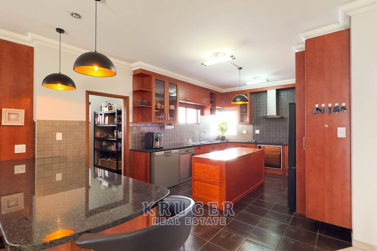 Big Family? Holiday Home? Why Not Both? - Photo 3