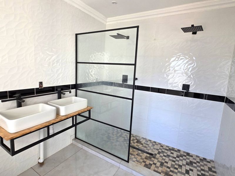 3 Bedroom Family Home To Rent Estate d Afrique  R 22 000pm - Photo 4