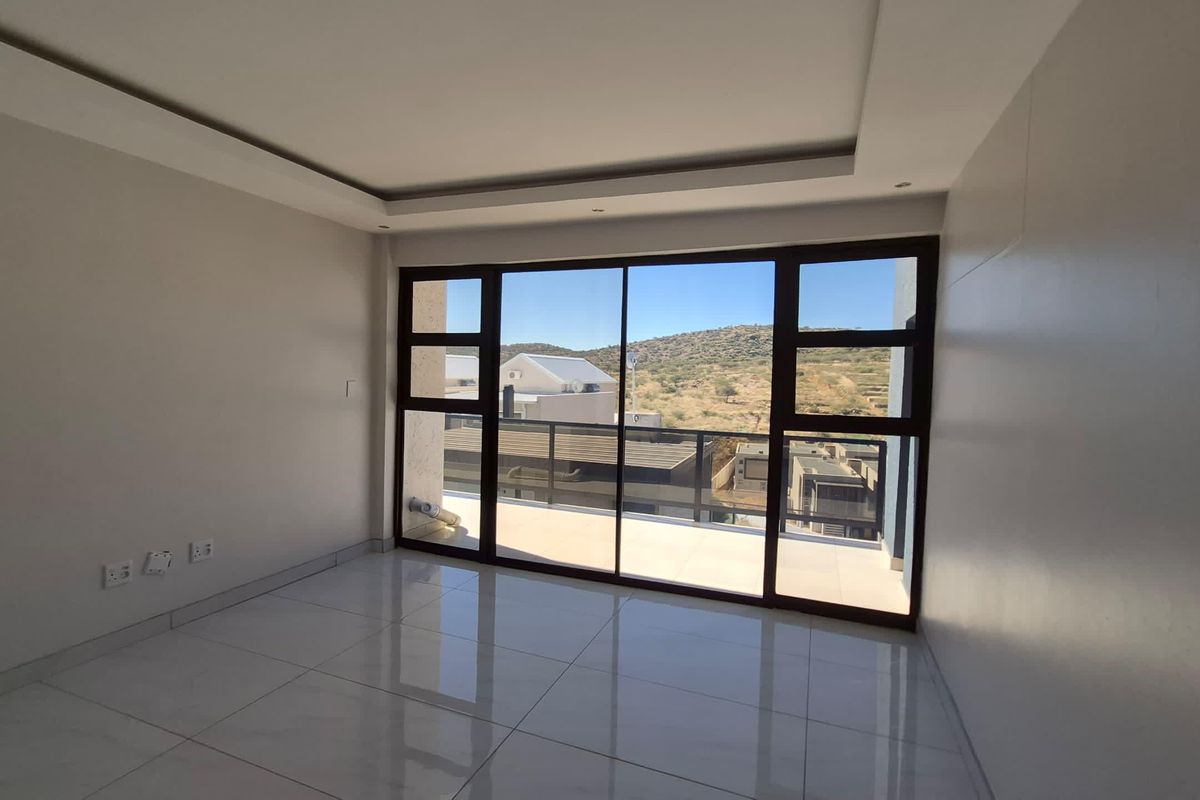 A Home That Defines Excellence - To Let in Kleine Kuppe - Photo 3