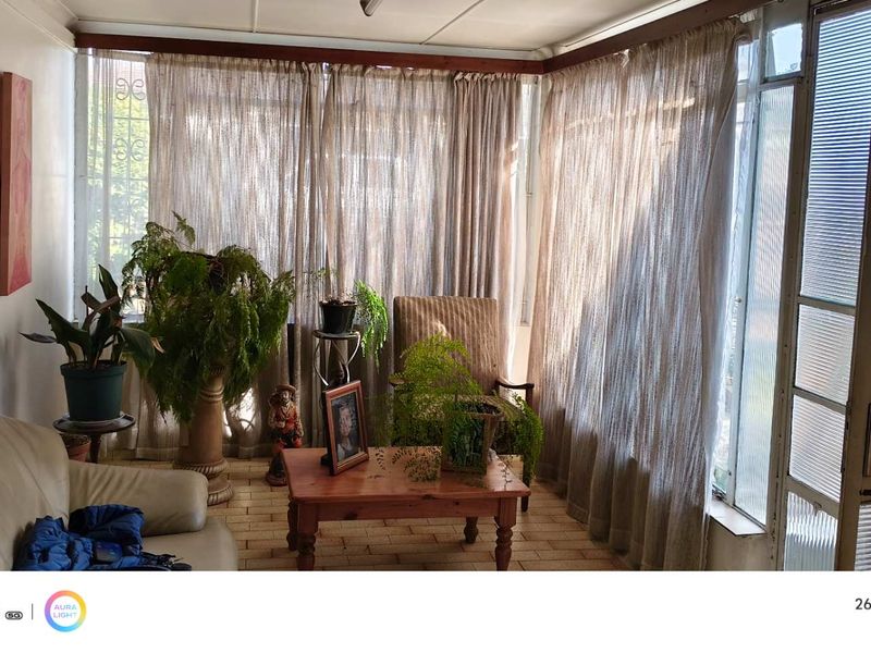 Cute and Cosy Family Home - Photo 2