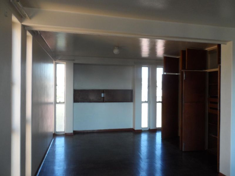 BACHELOR FLAT TO RENT IN ARCADIA - Photo 9