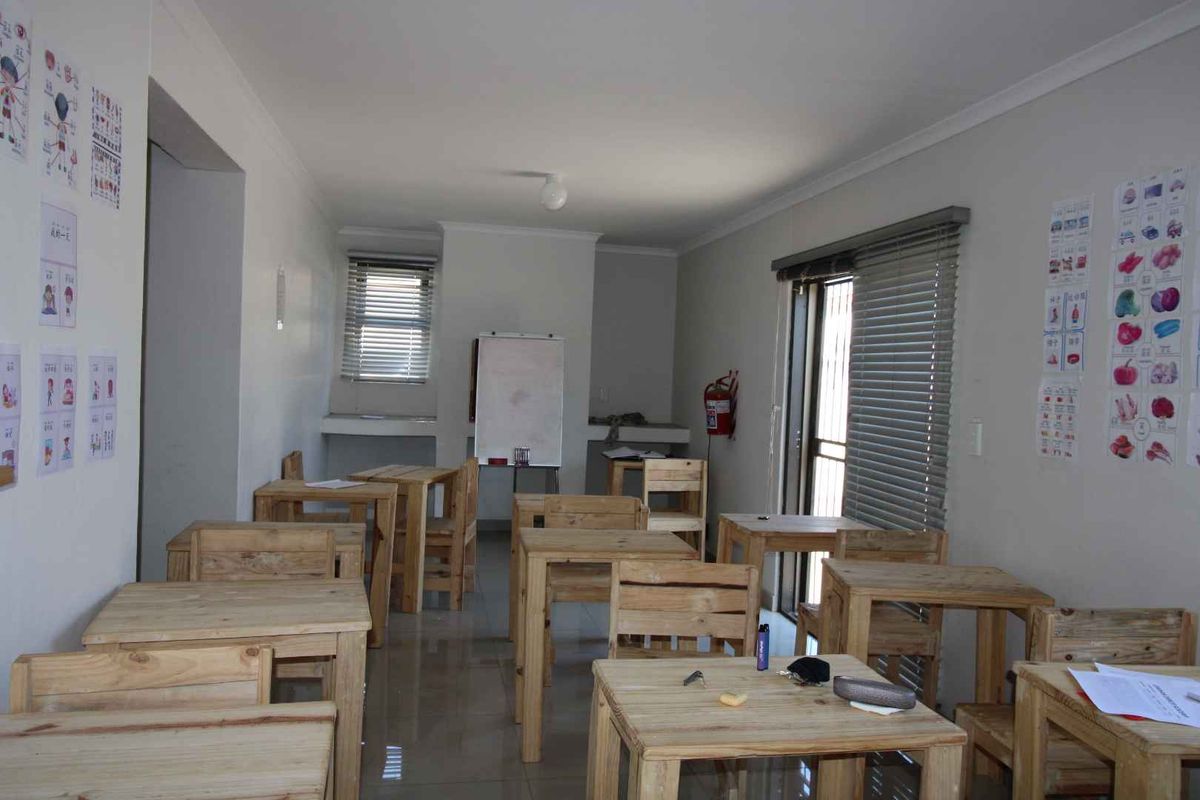 Perfect located close to Industrial area! - Photo 3