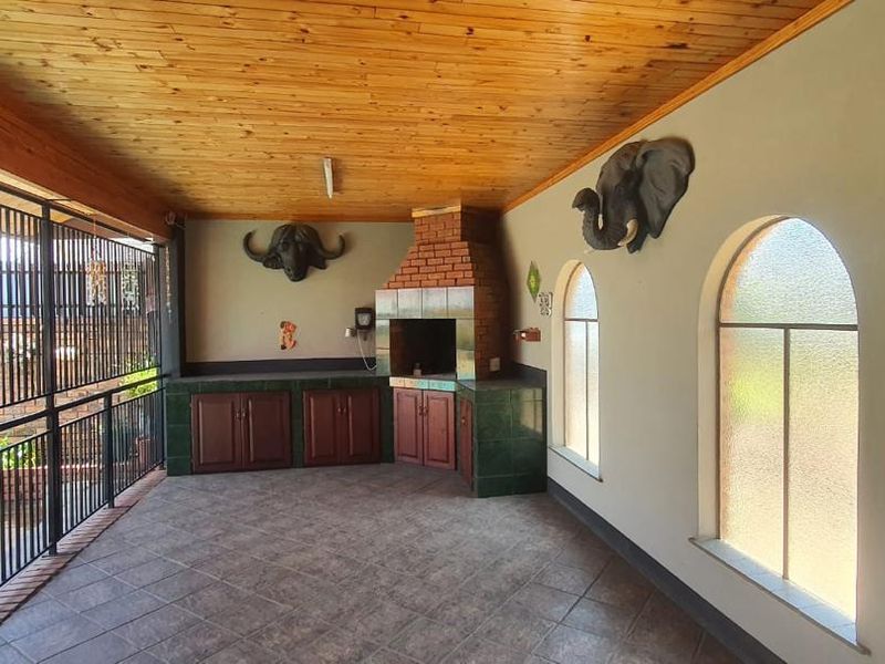 Eight bedrooms house for sale in Mountain View - Photo 8