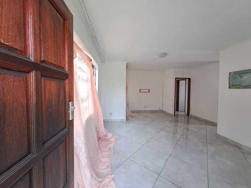 BEAUTIFUL THREE BEDROOM HOUSE AVAILABLE IN OLIEVENHOUTBOSCH - Photo 7