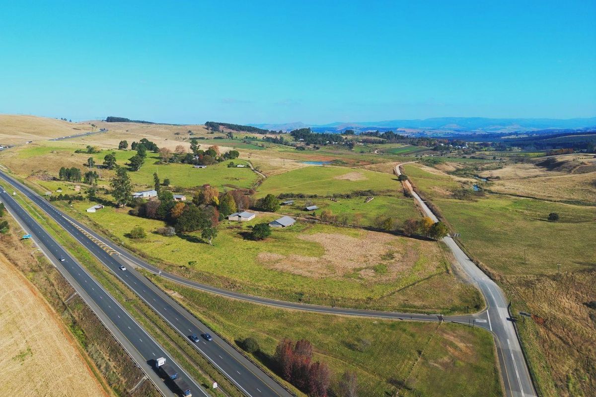 111ha Midlands farm with homes, water rights and mixed commercial opportunities - Photo 2