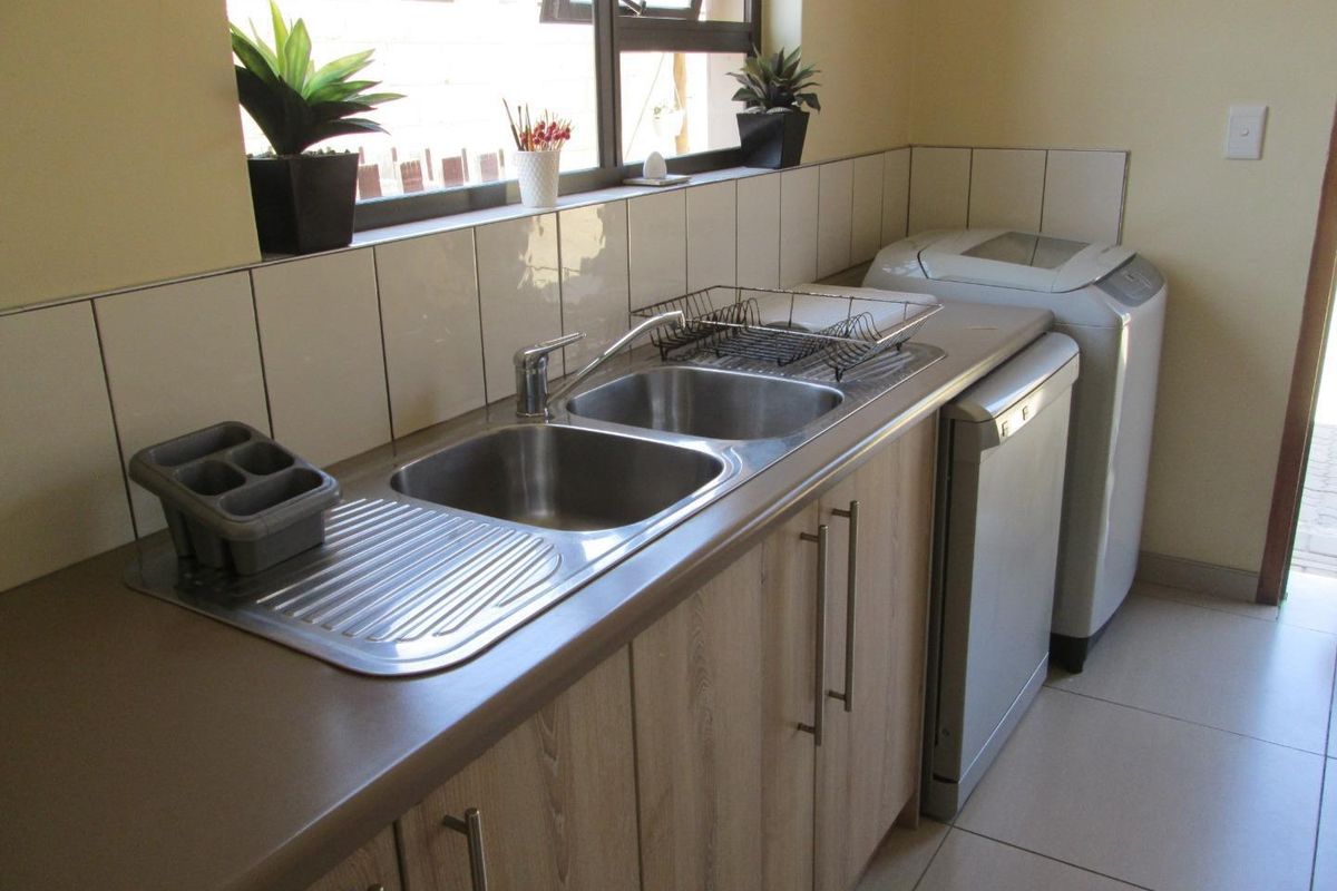 Modern double storey house close to all amenities - Photo 5