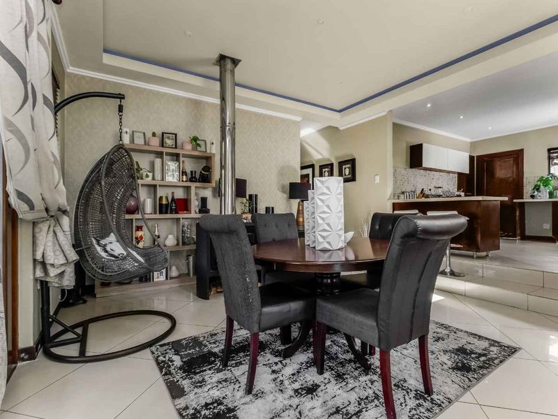 LOVELY SINGLE-LEVEL LIVING IN SOUGHT AFTER ESTATE SITUATED IN THE HEART OF BEVERLEY - Photo 8