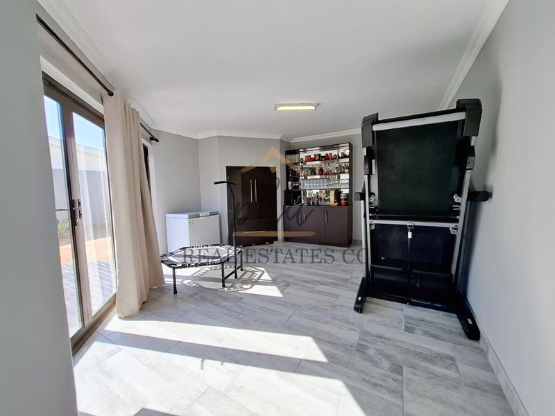 5-Bedroom Home for Sale in Sunbay, Henties Bay - Photo 9