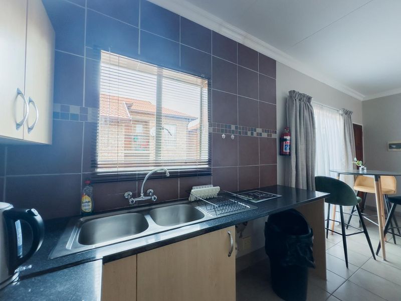 1 Bedroom Unit in Wapadrand - Photo 10