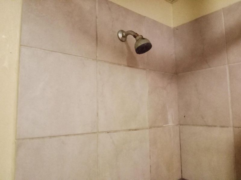 Charming Bachelor Apartment in the Heart of Durban - Photo 8