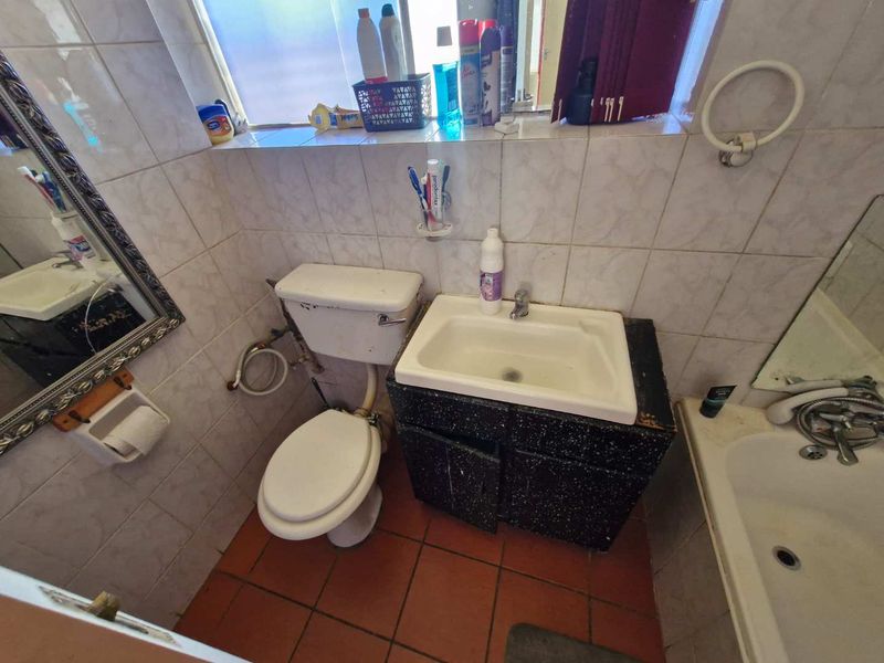 1.5 Bedroom apartment for sale in Weavind Park. - Photo 6