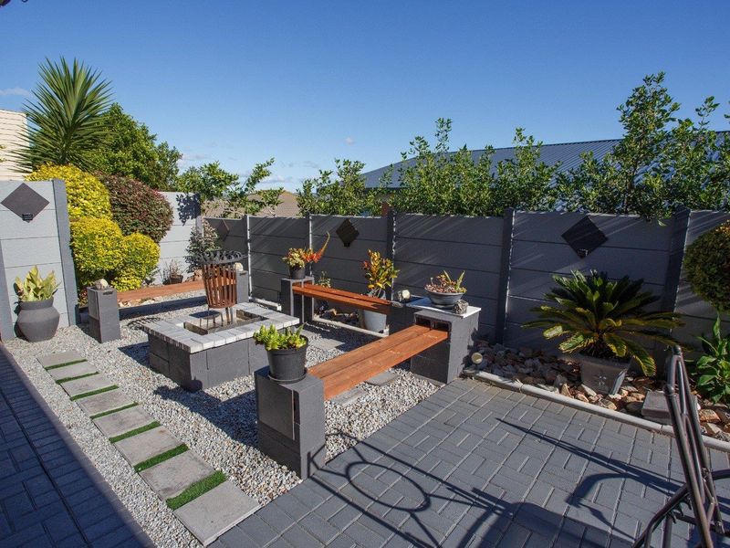Elegant 5 Bedroom Home in Reebok with Income-Generating Potential - Photo 5