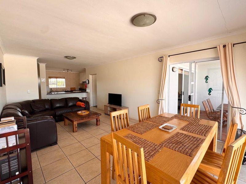 Coastal Big Bay apartment with tandem garage! - Photo 5
