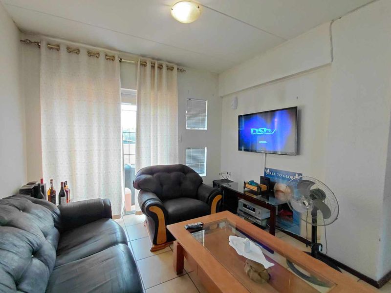 2 Bedroom Apartment, ground floor in Eagle Breeze Complex, Laser Park - Photo 9