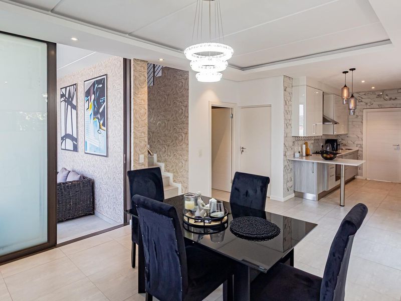 Sole and exclusive mandate. Beautiful spacious 4 bedroom 3 bath house - Photo 6