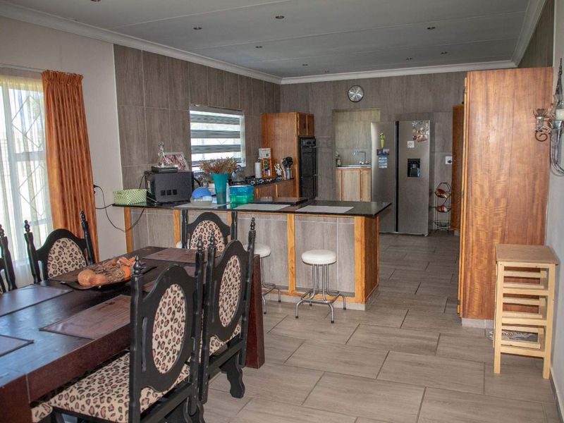 Beautifully Renovated 4-Bedroom Family Home – Modern Comfort & Style - Photo 9