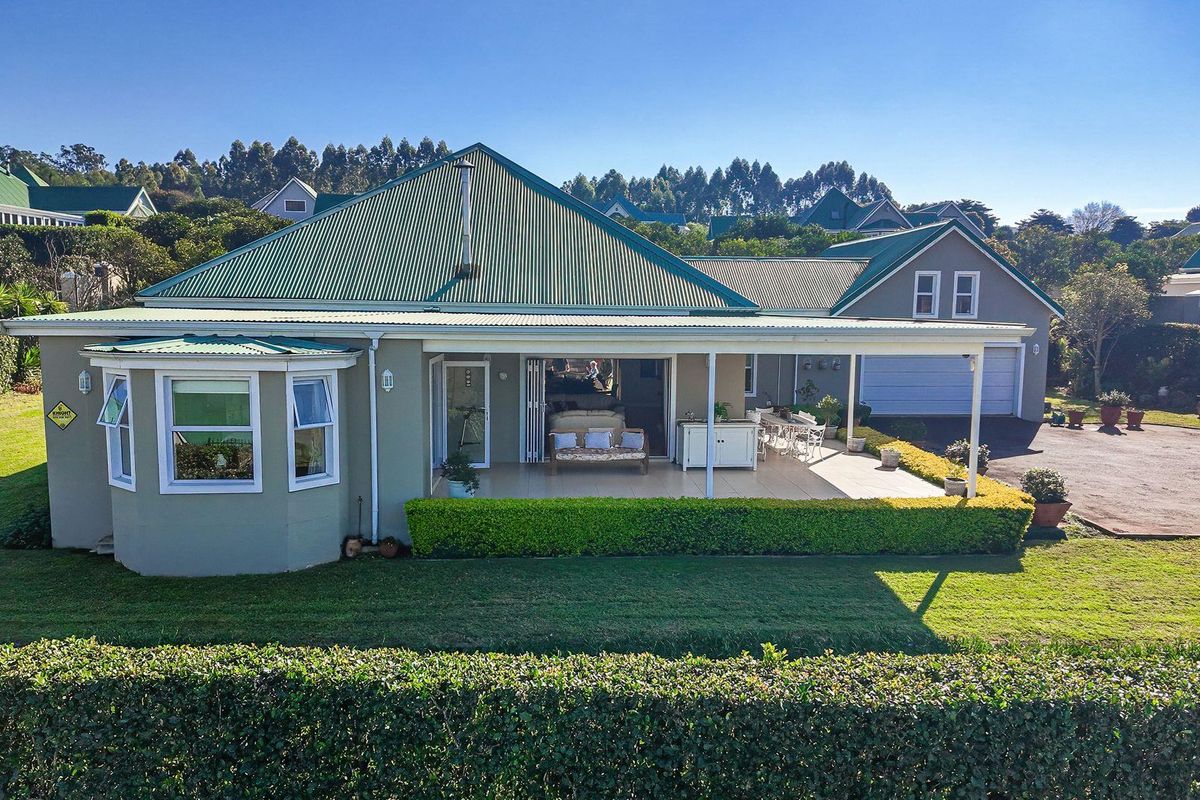 4 Bedroom Family Home with Farmland Views in Broadacres Estate, Howick - Photo 2