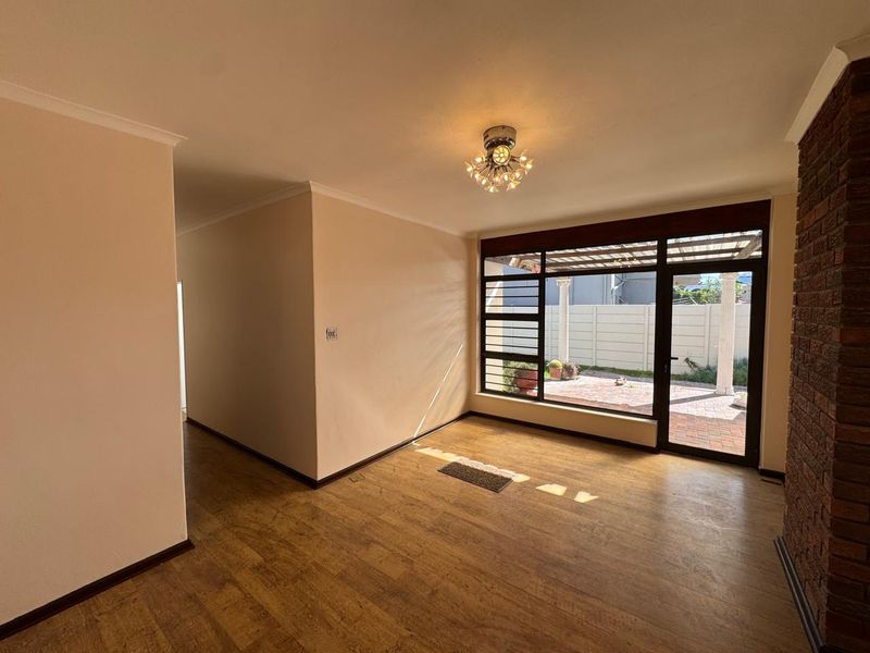 Spacious Home with pool and entertainment area - Photo 5