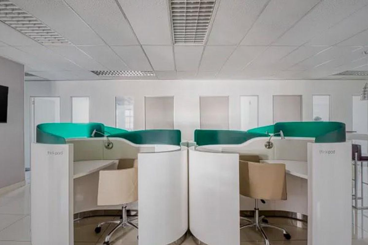 Serviced office space for 10 persons in Regus Surrey Avenue - Photo 5