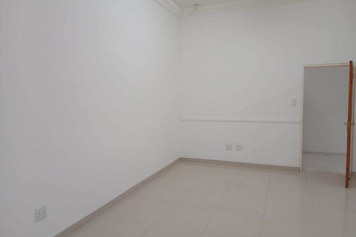 OFFICE / SHOP TO LET - SOUTHERN INDUSTRIAL - Photo 3