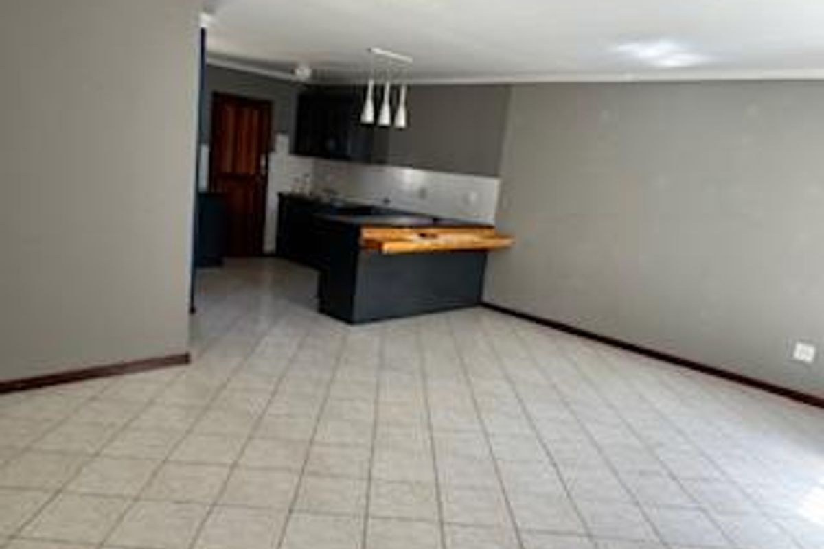 Beautiful home ready for a new family. - Photo 2