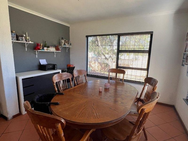 4 Bedroom House For Sale In Morgenster, Brackenfell - Photo 6