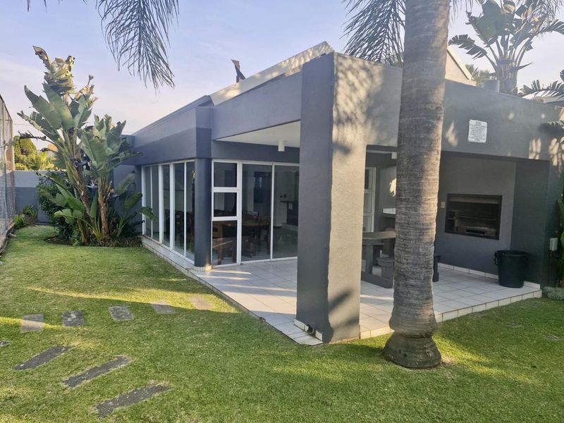 Charming Ground-Floor Unit in The Hutch: Your Serene Escape! - Photo 3