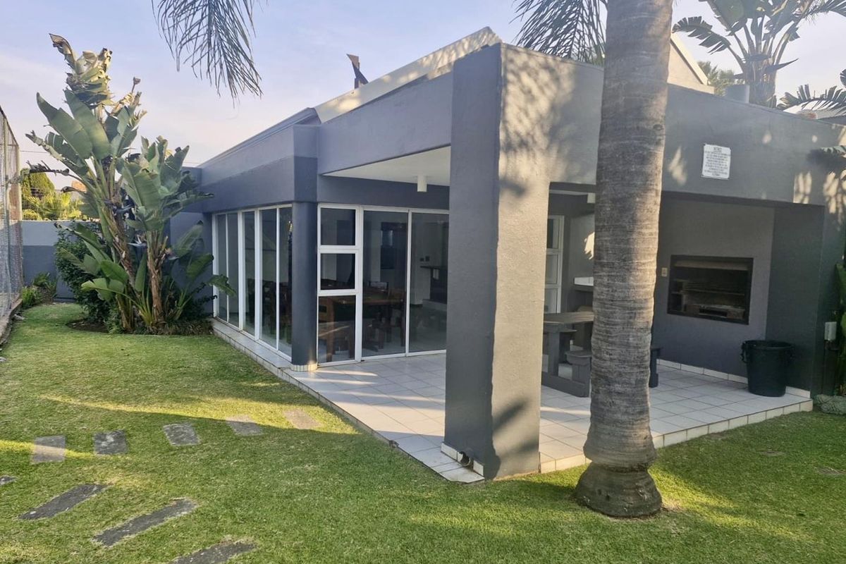 Charming Ground-Floor Unit in The Hutch: Your Serene Escape! - Photo 3