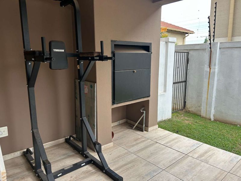 Ground floor with covered patio. - Photo 7