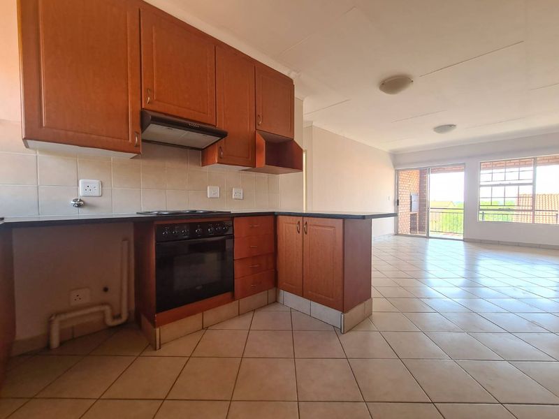 Loadshedding free area - A perfect lock up and go! - Photo 2