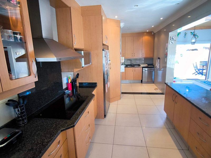 Prime Location in Brackenhurst! - Photo 5