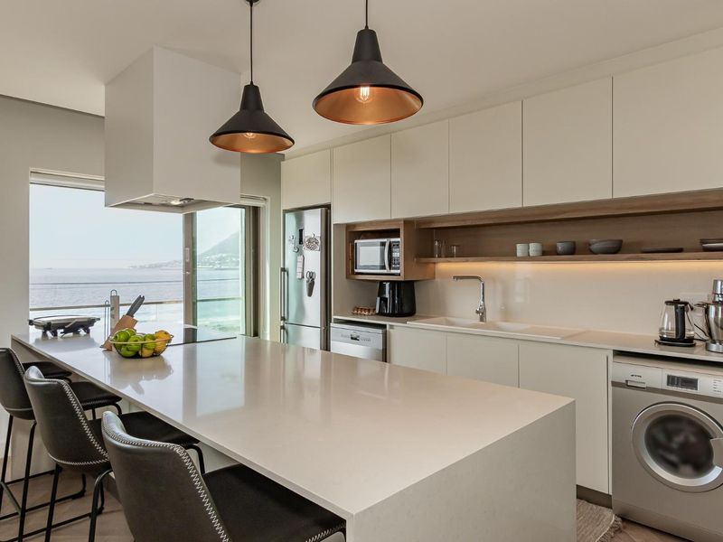 Sea Facing, light "sail" profile, gorgeously designed and laid out two bed, two bath apartment. - Photo 3