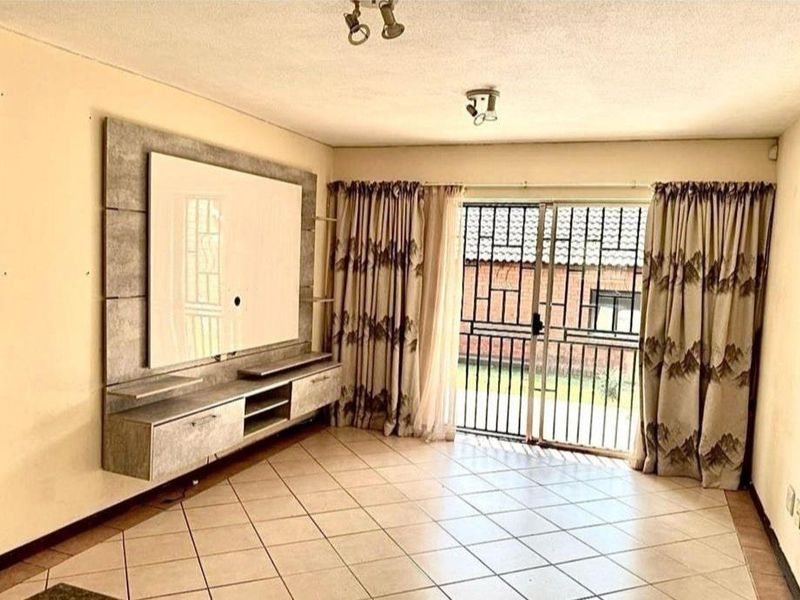 3 Bedroom Apartment for Sale - Photo 10