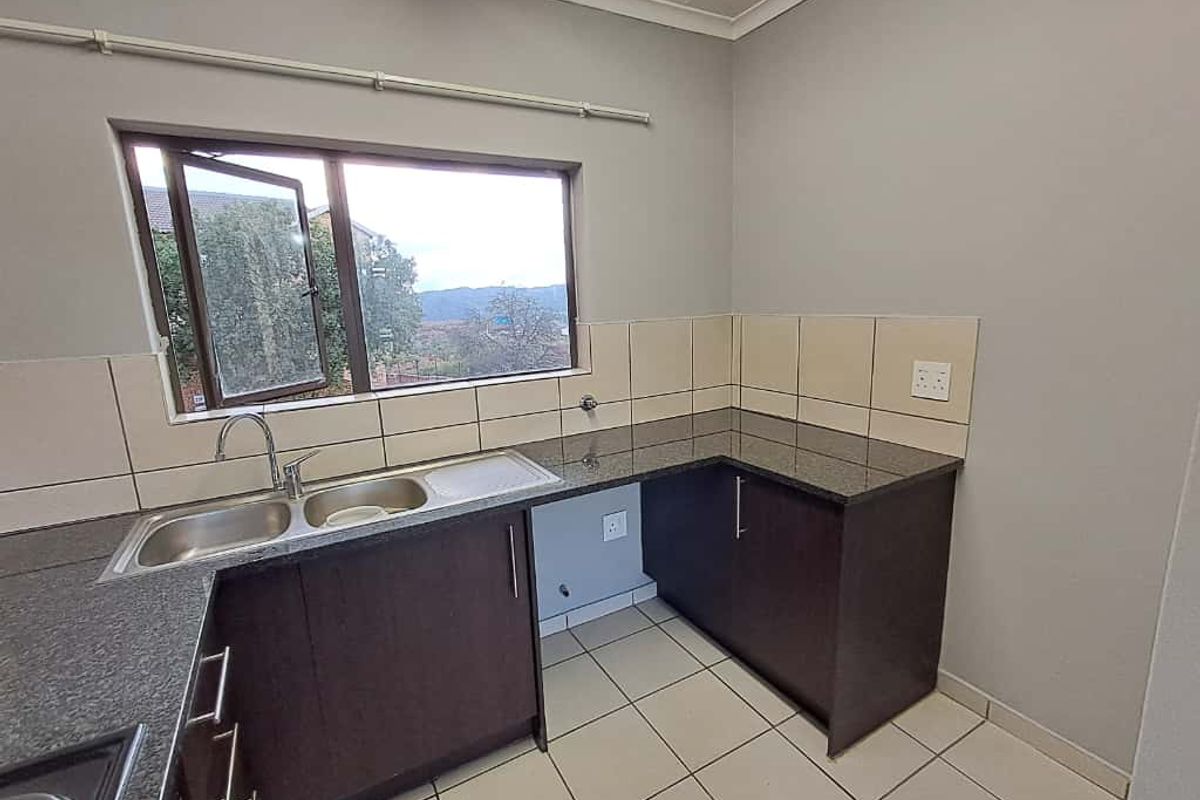 Modern Living with Spectacular Views and Pet-Friendly! - Photo 4