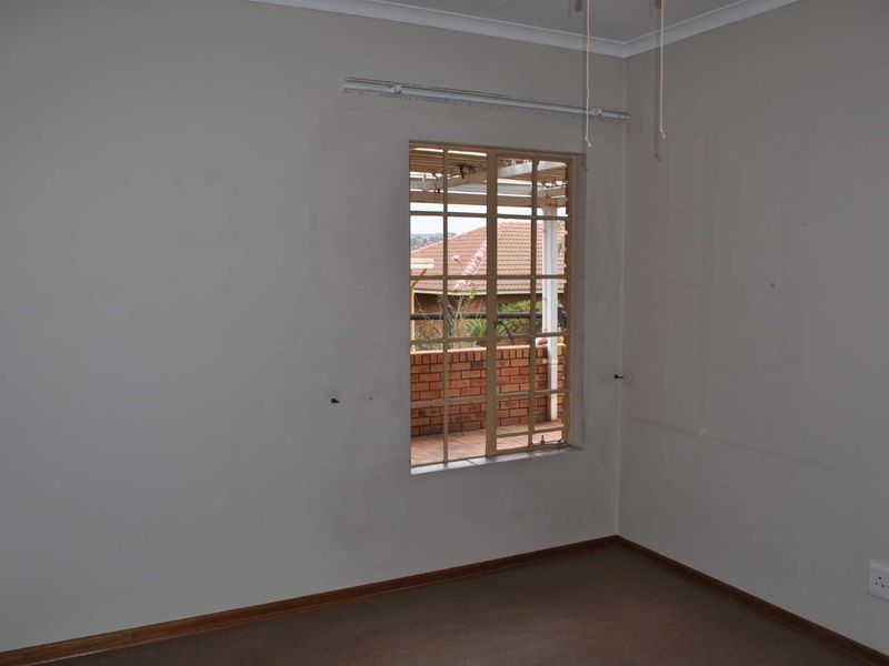 SPECIOUS HOME FOR SALE IN RENAISSANCE RETIRMENT VILLAGE - Photo 7
