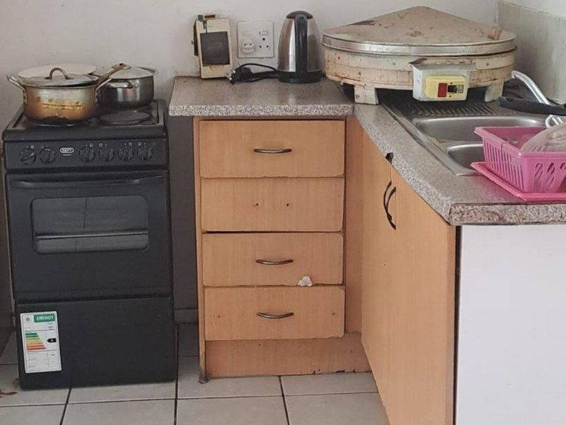 1 Bedroom apartment in well managed complex - Photo 5