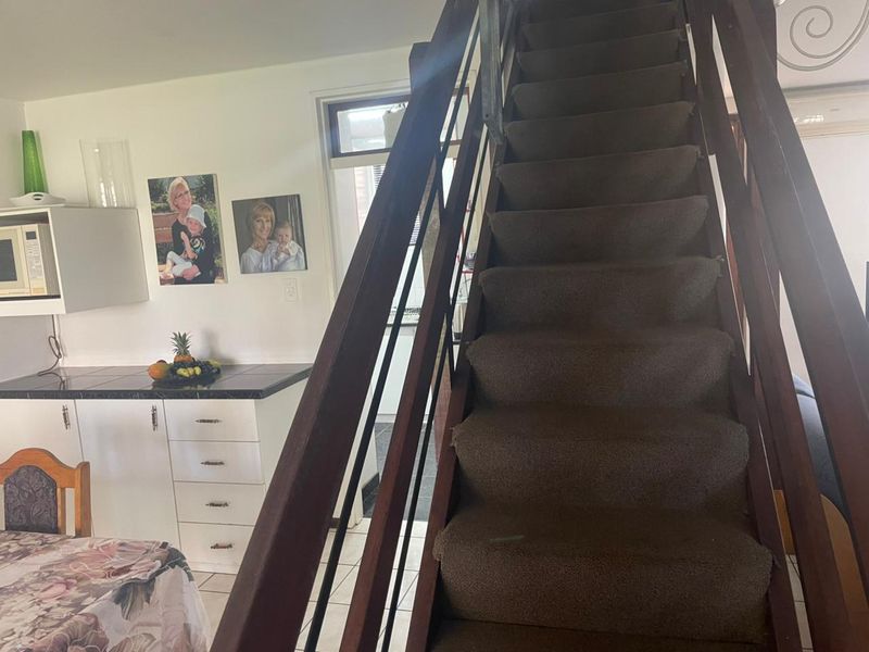 Gorgeous Townhouse awaits you! - Photo 10