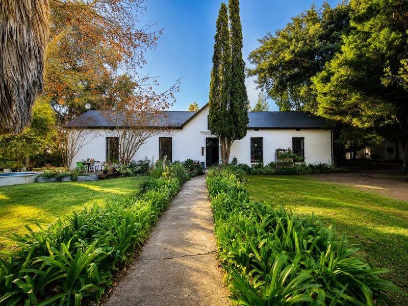 Charming 3-Bedroom Farm House to Rent in Simondium – R30,000/month - Photo 1