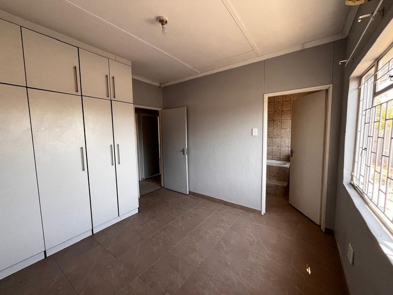 🏡 For Sale: Spacious Residential Property in Extension 1, Outapi - Photo 8