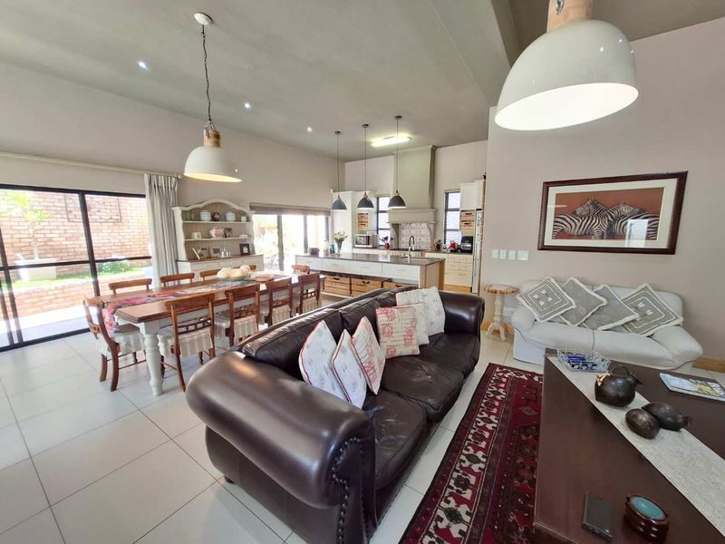 Refined Luxury Townhouse now selling a million dollars below valuation! - Photo 10