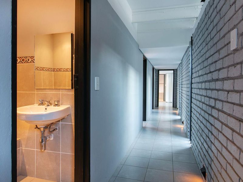 Stunning accommodation in Hatfield - Photo 9
