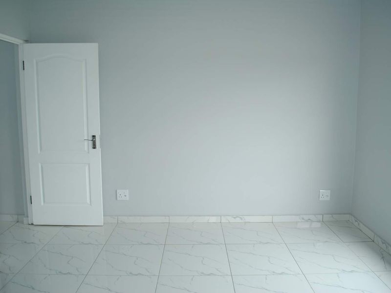 Modern Lovely newly Built home in the center of Riversdal - Photo 8