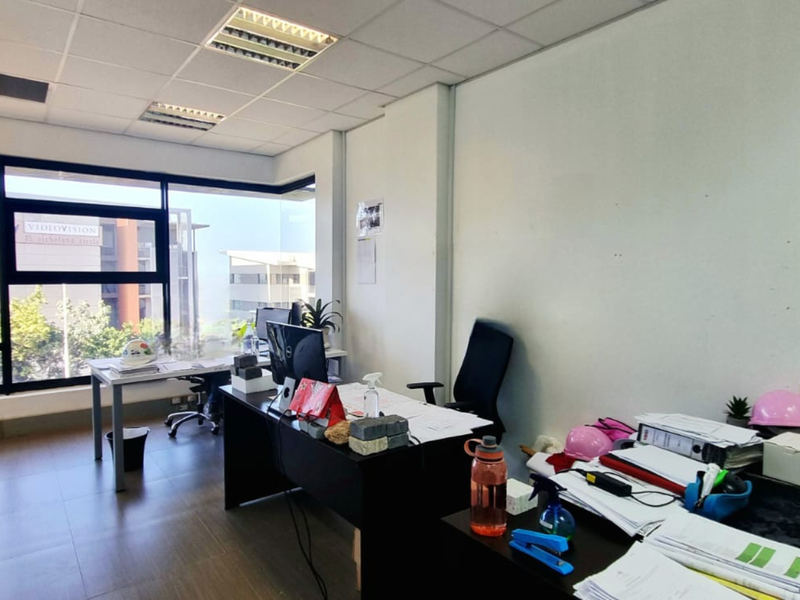 113m2 A-grade office in Umhlanga Ridge with sea views, lift access, fibre-ready infrastructure, and 11 parking bays | Available October 2025 - Photo 2