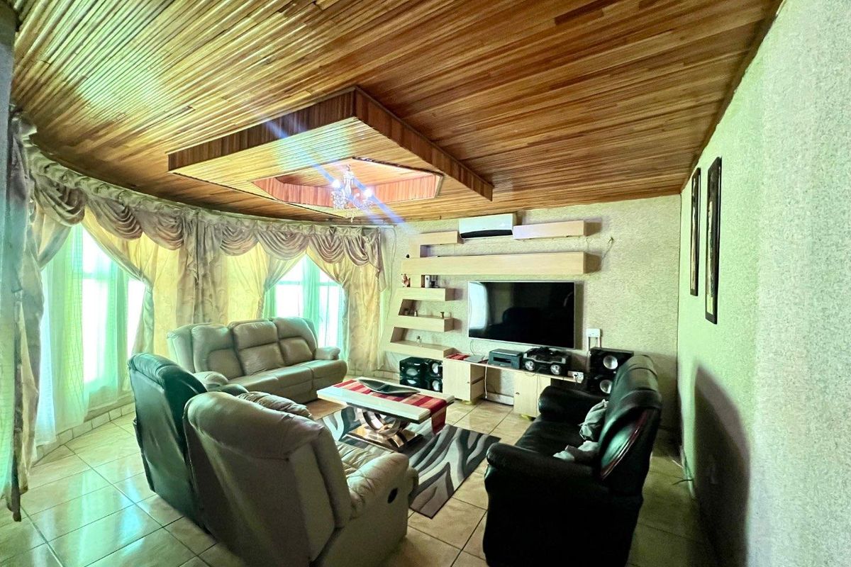 Charming 3-Bedroom Family Home in Seshego Zone 5 – Perfect Fixer-Upper Opportunity! - Photo 3