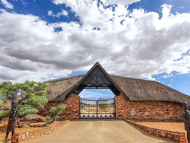 Exclusive Luxury Lodge and Farm - Photo 3