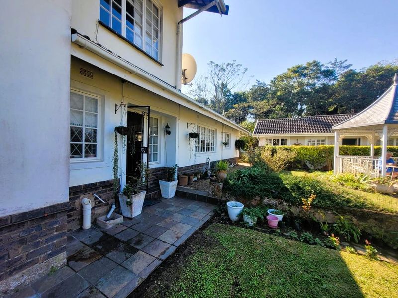 Charming Double-Volume 2-Bedroom Home with Study – Available to Rent - Photo 6