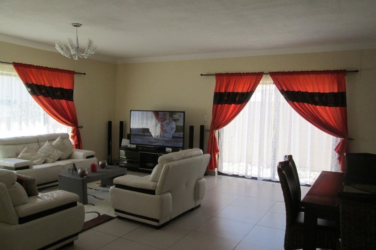 Modern double storey house close to all amenities - Photo 4